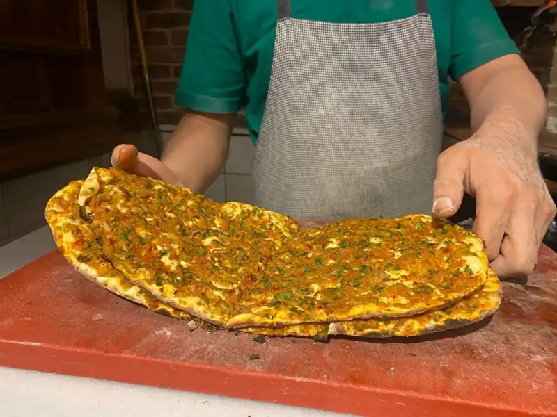 İstanbul'da Lahmacun Fiyatları: Semtler Arası Farklar Gözlemlenecek Kadar Büyüdü