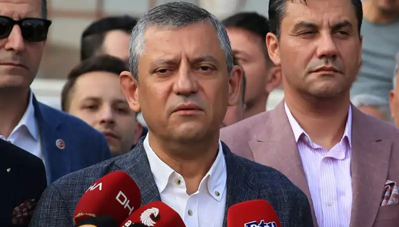 Bayram Coşkusu Yerini Hüzne Bıraktı: Özgür Özel Açıklıyor