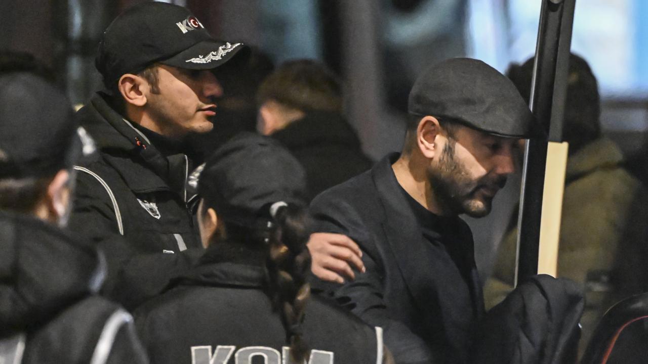 Beşiktaş Belediye Başkanı Akpolat, İhale Yolsuzluğu Soruşturmasında Tutuklandı