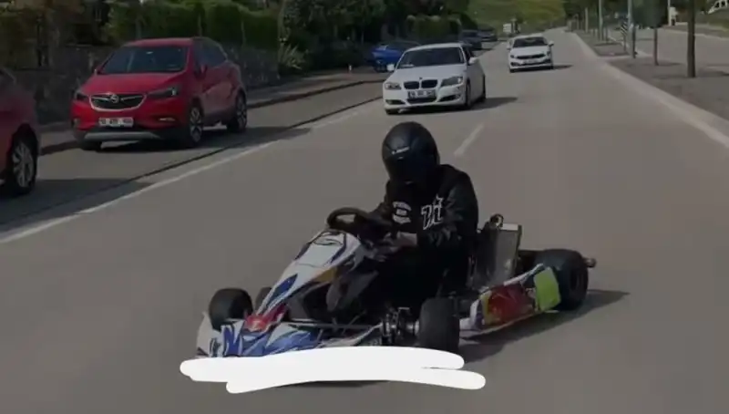 Go-Kart Sürücüsünün Tehlikeli Drift Deneyimi Yolda Şok Etti