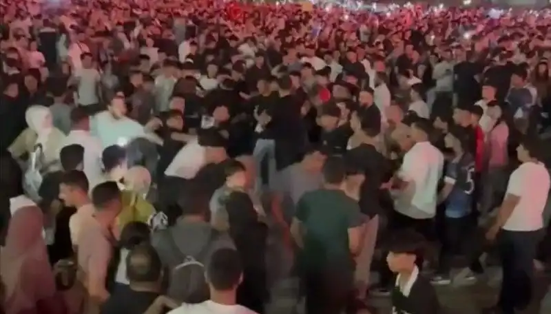 Bir Konserde Kaos: Bıçaklı Kavga Sonucu Üç Kişi Yaralandı