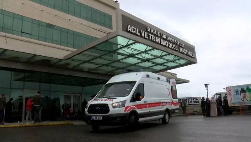 Kuzenine ve Oğluna Ateş Eden Kişi Olayın Ardından Kaçtı