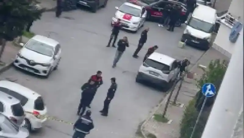 Yolda Yürüyen Genç Kız Kurşun Yağmuruna Tutuldu: Olayın Ayrıntıları