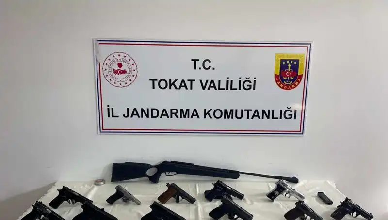 Tokat'ta Kaçak Silah Operasyonu: Polis 2 Şüpheliyi Yakaladı