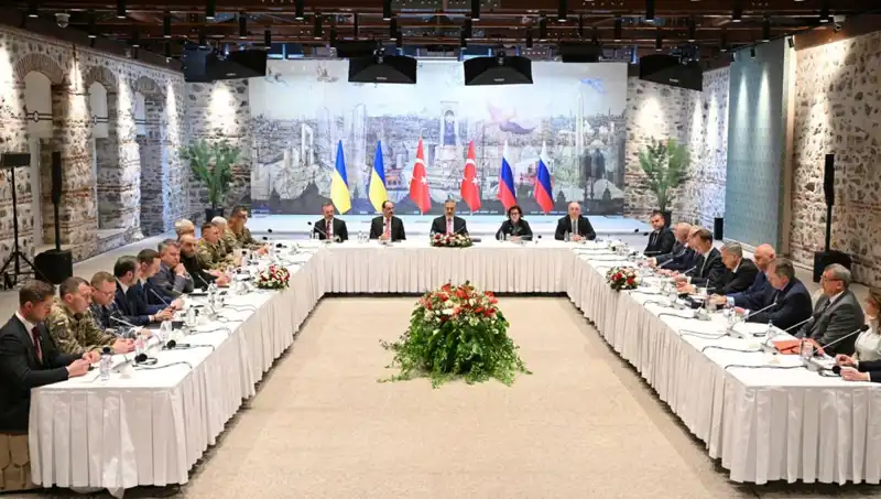 İstanbul'da Barış Zirvesi: Rus Heyeti Türkiye'de Kritik Görüşmeler Gerçekleştiriyor